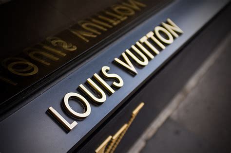 how many bags does louis vuitton sell per year